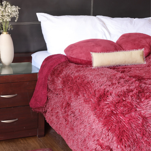Edredón Cobertor Faux Fur Aborregado Calientito Queen Koela Color Rojo Diseño De La Tela Liso